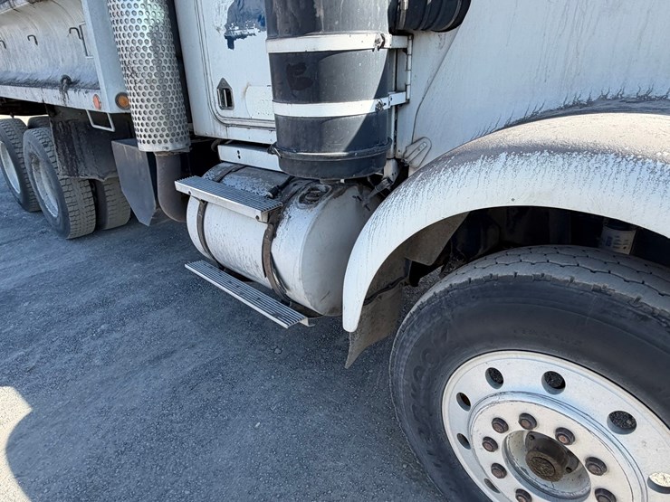 #2532-•-kenworth-w928-tandem-axle-dump-truck-image-17
