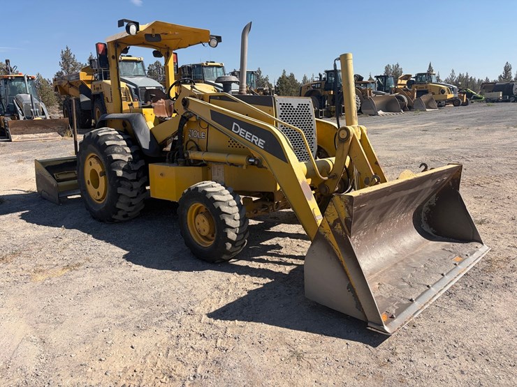 2007-deere-210le-image-3