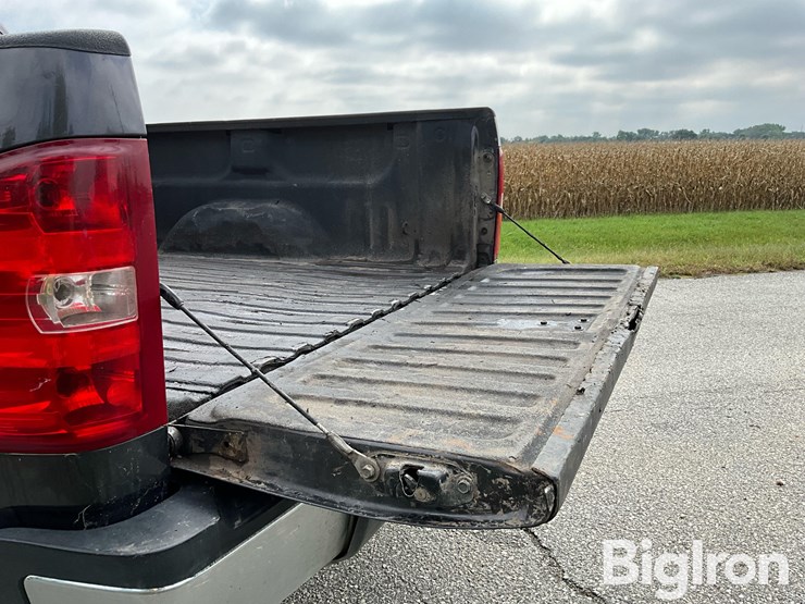 2010-chevrolet-silverado-2500hd-image-18