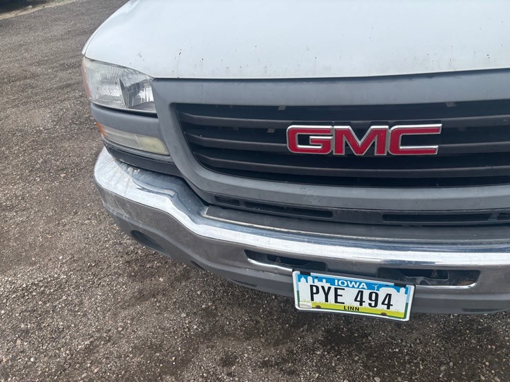 2006-gmc-2500-image-14