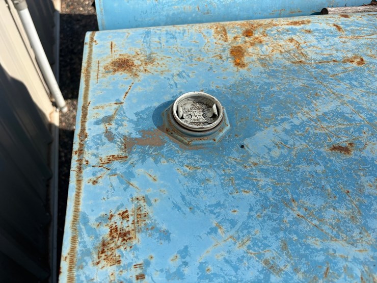 #2933-•-(2)-oil-containers,-(1)-hydraulic-container-w/-stand-image-9