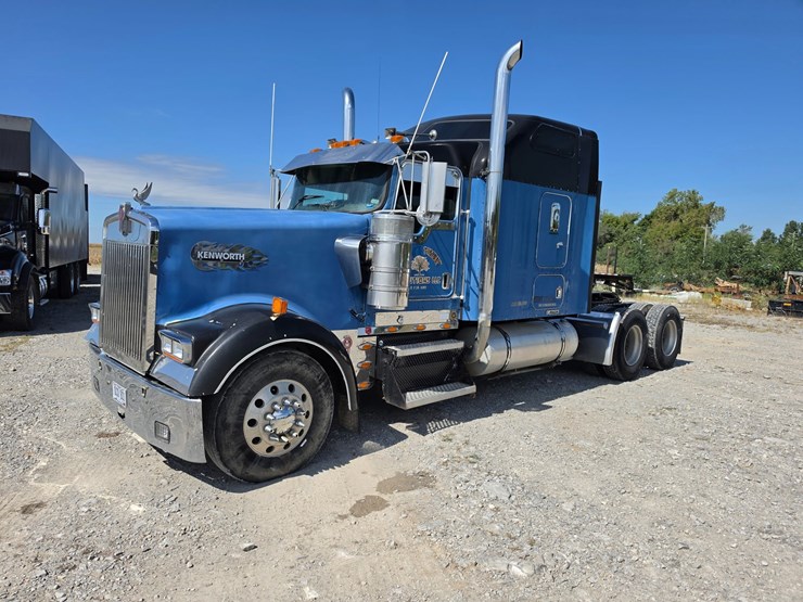 2003-kenworth-w900-image-3