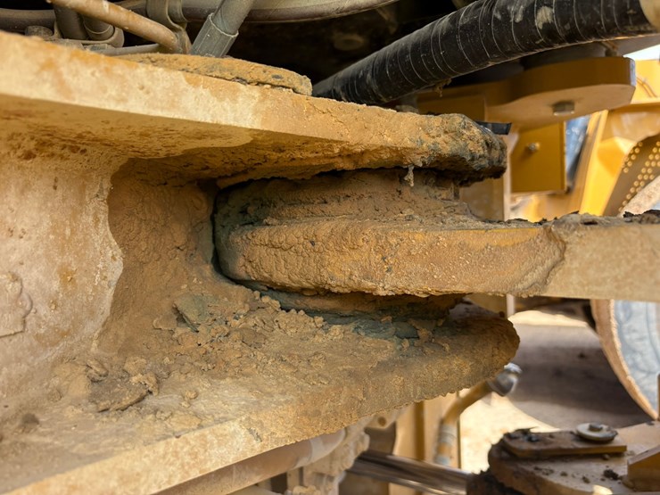 2014-caterpillar-972k-image-36