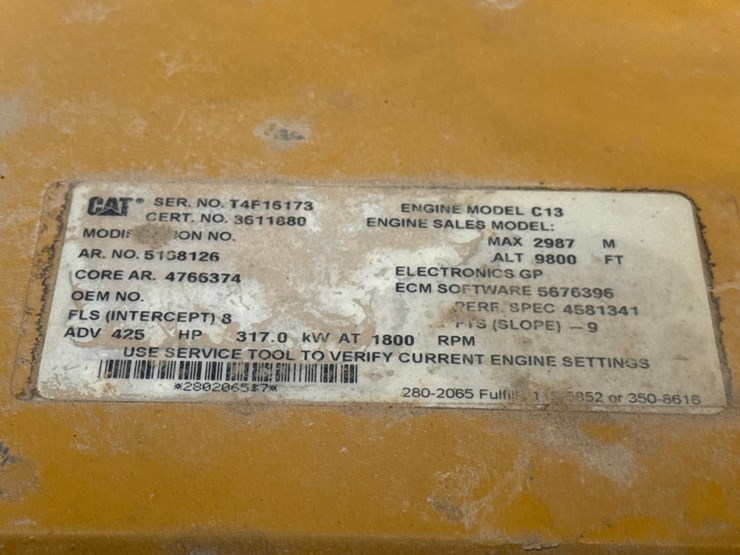 2019-caterpillar-352f-image-57