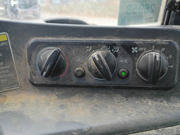 2013-kubota-rtv1100-image-27
