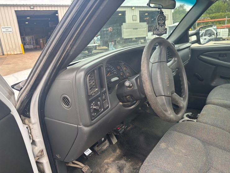 2006-gmc-2500-image-34