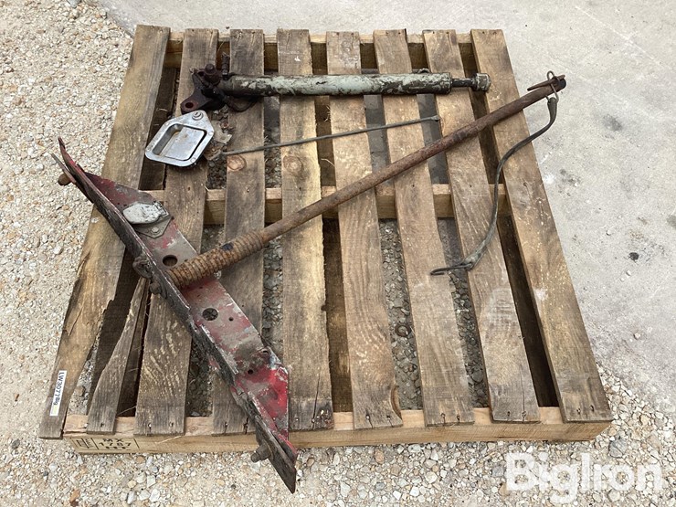 pogo-stick-w/-kenworth-left-hand-door-latch,-k100-cab-cyl-image-1
