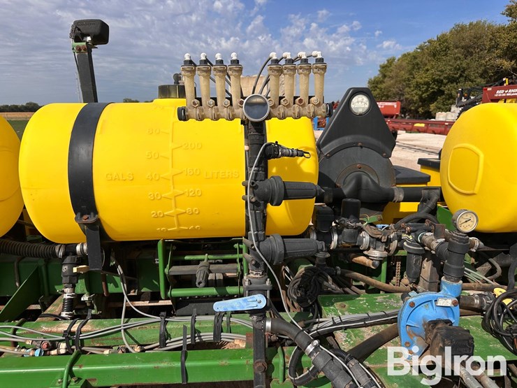 john-deere-7200-image-11