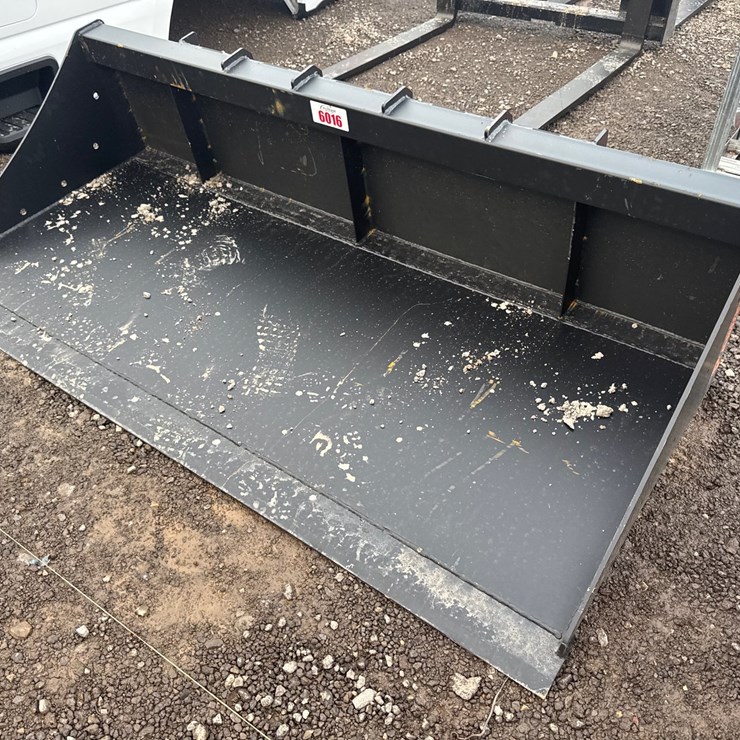 #6016 • PABREAK 72" SKID STEER SMOOTH BUCKET