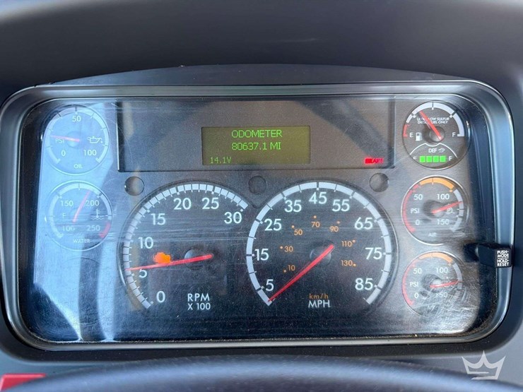 2016-freightliner-m2-112-t/a-day-cab-truck-tractor-image-36