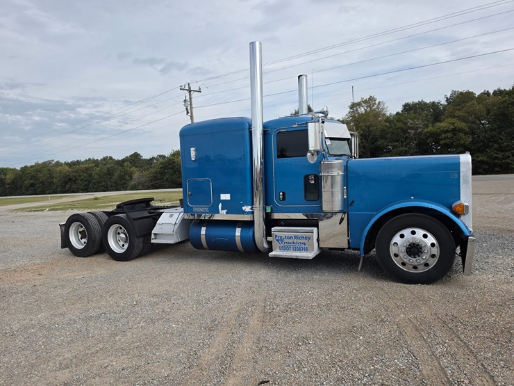 2005-peterbilt-379-image-23