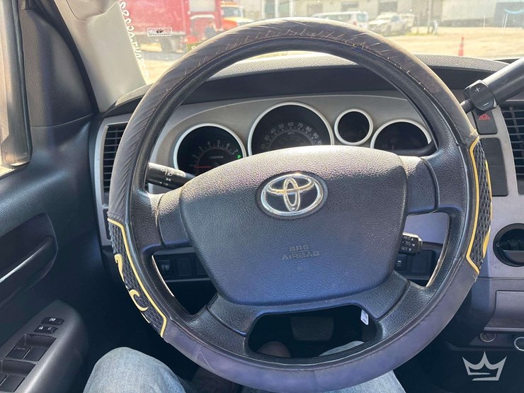 2010-toyota-tundra-image-14