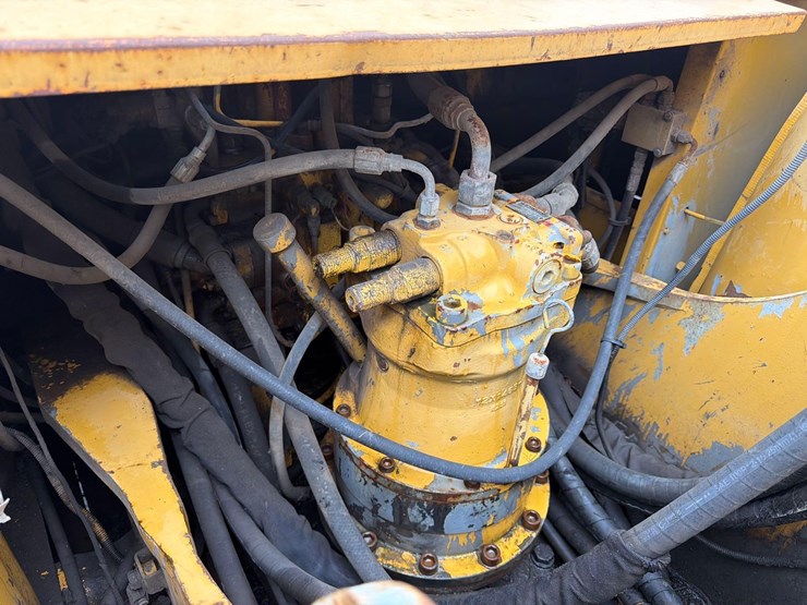deere-200d-lc-image-19