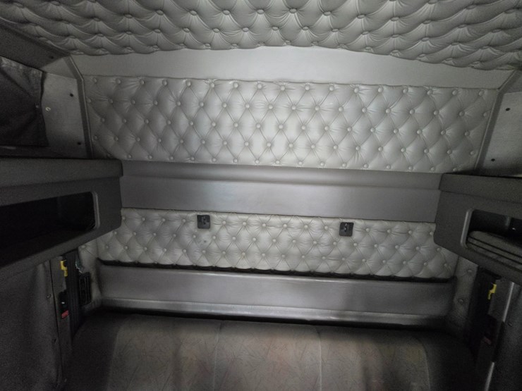2007-kenworth-w900-image-80