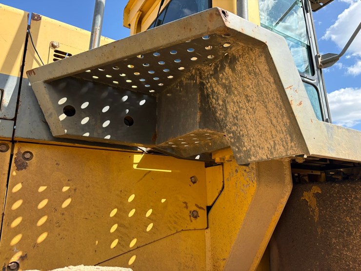 komatsu-wa500-1le-image-23