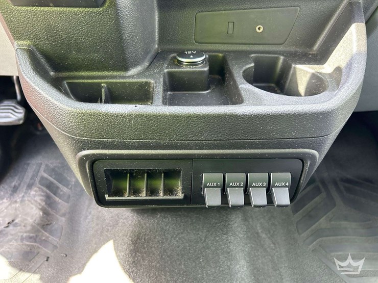 2016-ford-transit-image-26