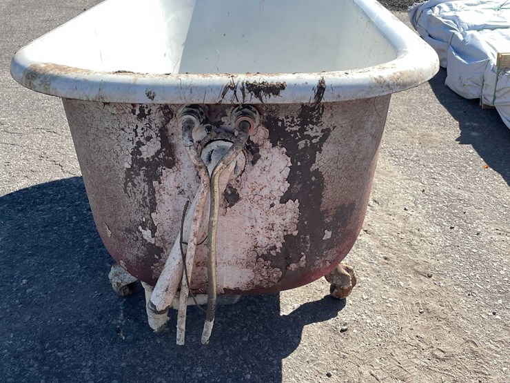 #4051-•-cast-iron-clawfoot-tub-(08)-image-7