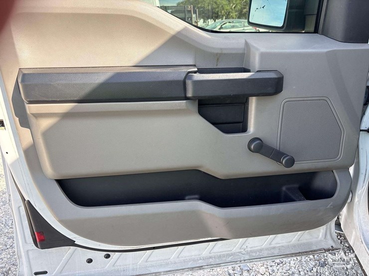2017-ford-f150-image-11