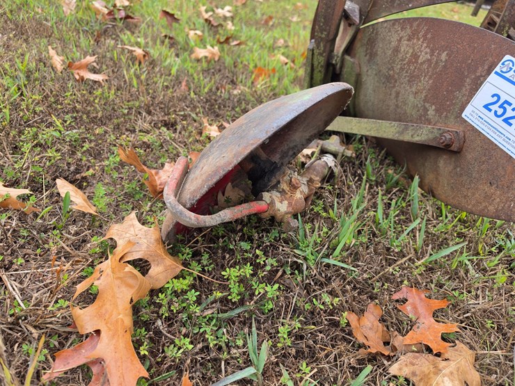 #25270-•-ferguson-2-bottom-plow-image-11