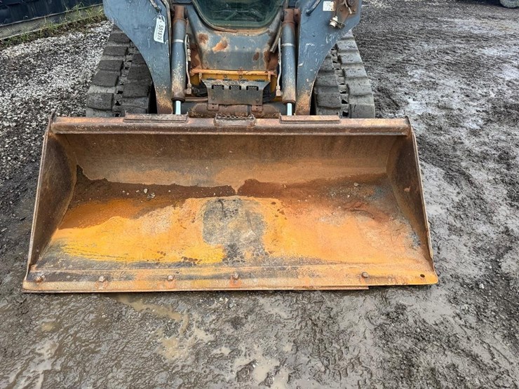 2017-deere-323e-image-10