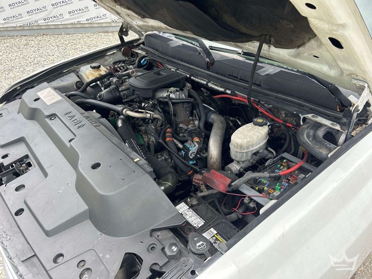 2012-chevrolet-silverado-3500-image-9
