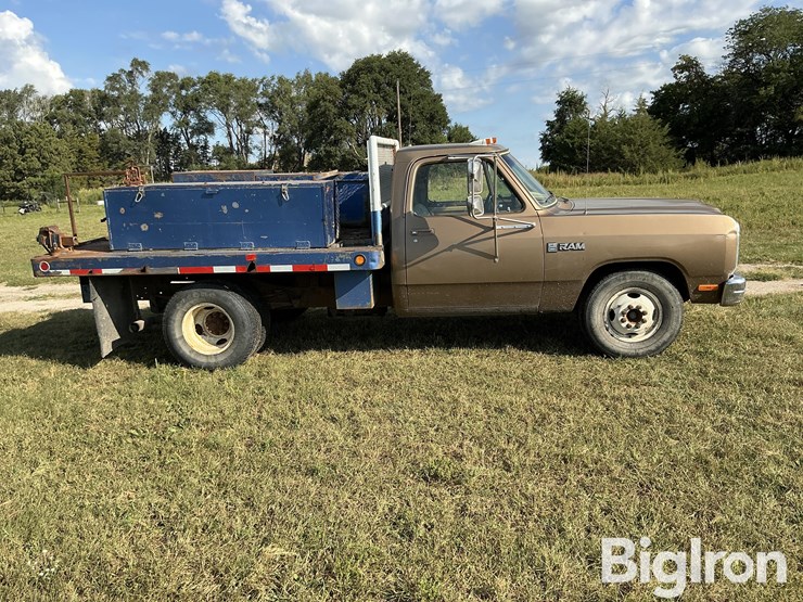 1989-dodge-ram-350-image-4