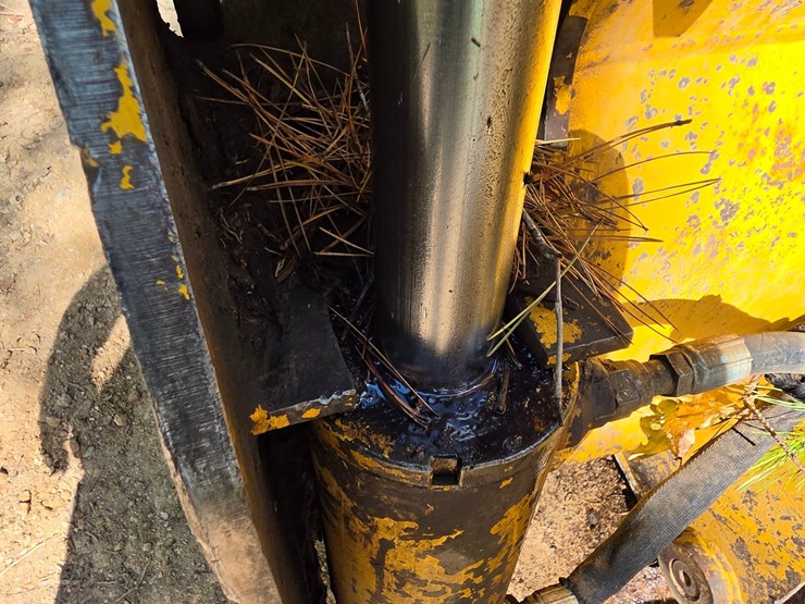 deere-555g-image-74