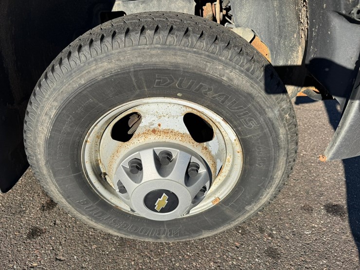 2014-chevrolet-3500-image-63