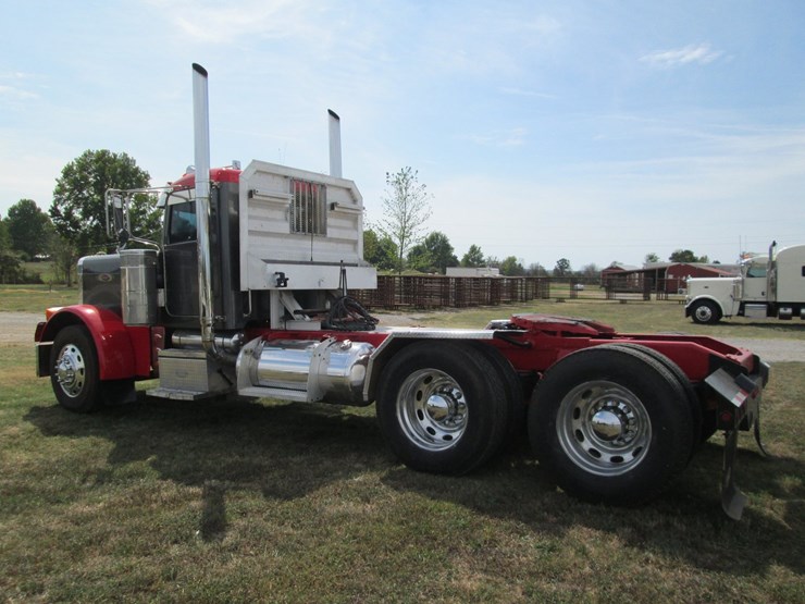 2006-peterbilt-389-image-4