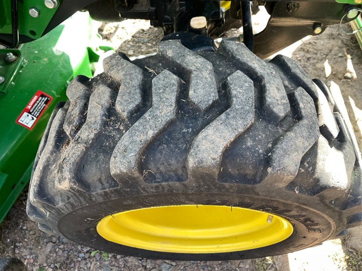 2025-john-deere-2025r-image-12