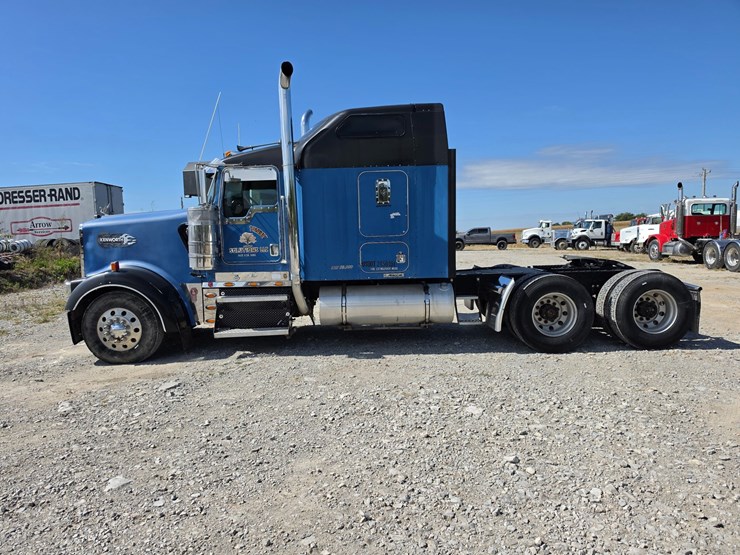 2003-kenworth-w900-image-7