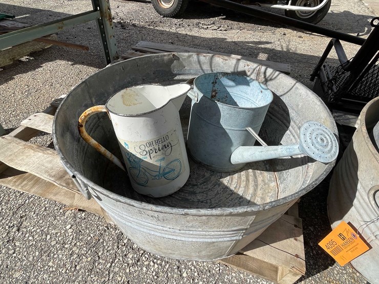 #4095-•-galvanized-wash-tubs-and-decorations-(04)-image-2