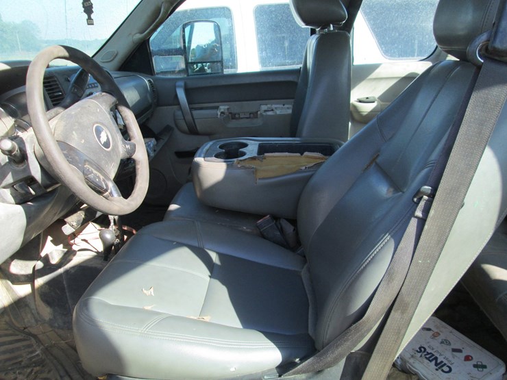 2013-chevrolet-2500hd-image-23