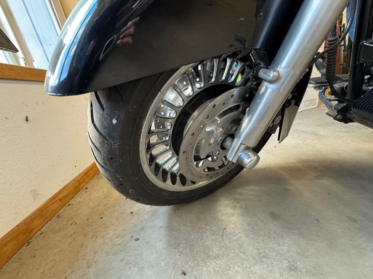#1922-•-2011-harley-davidson-electra-glide-classic-motorcycle-image-23
