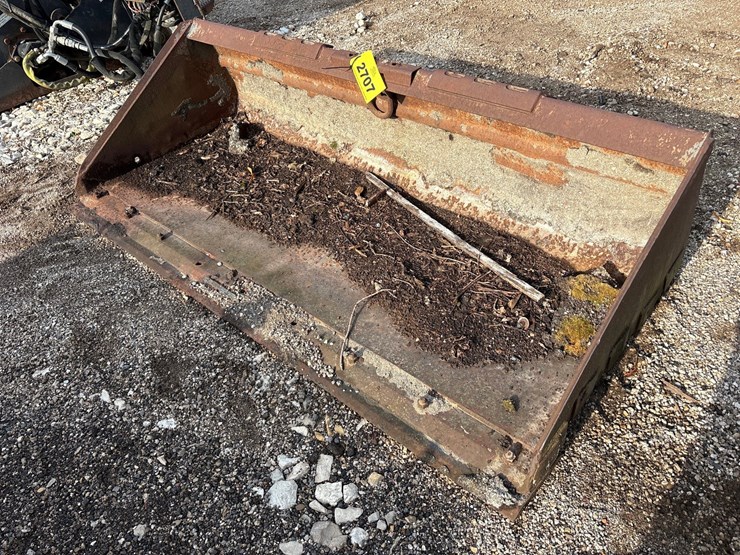 #2707-•-approx-77"-skid-steer-bucket-image-4