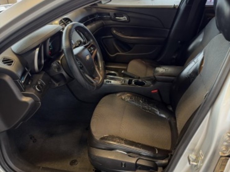 2016-chevrolet-malibu-limited-sdn-image-30
