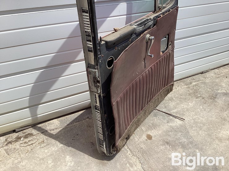 1984-kenworth-driver-side-bottom-latch-handle-door-image-9
