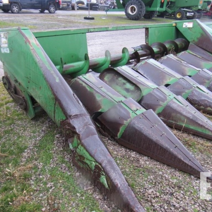 JOHN DEERE 643