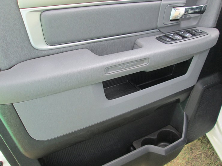 2016-dodge-ram-1500-image-22