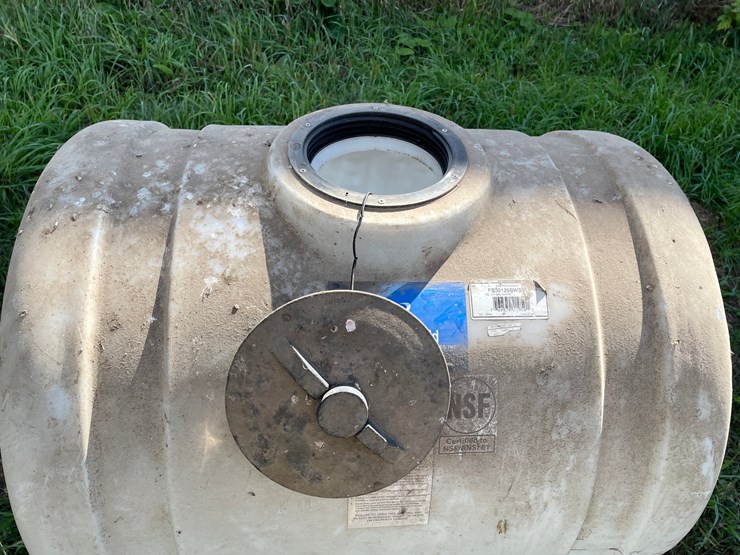 #1634-•-125-gallon-poly-tank-image-7