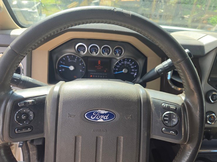 2013-ford-f250-lariat-image-50