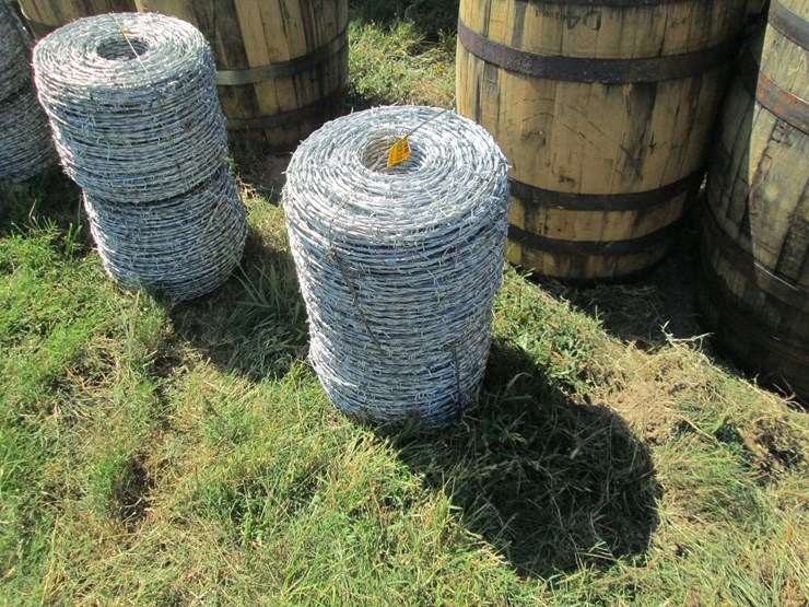 #50198-•-lot-of-(2)-unused-2-rolls-of-barbed-wire-inv#50198-image-1
