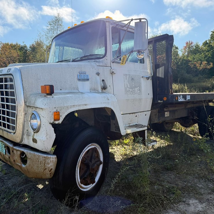 1983 FORD 800