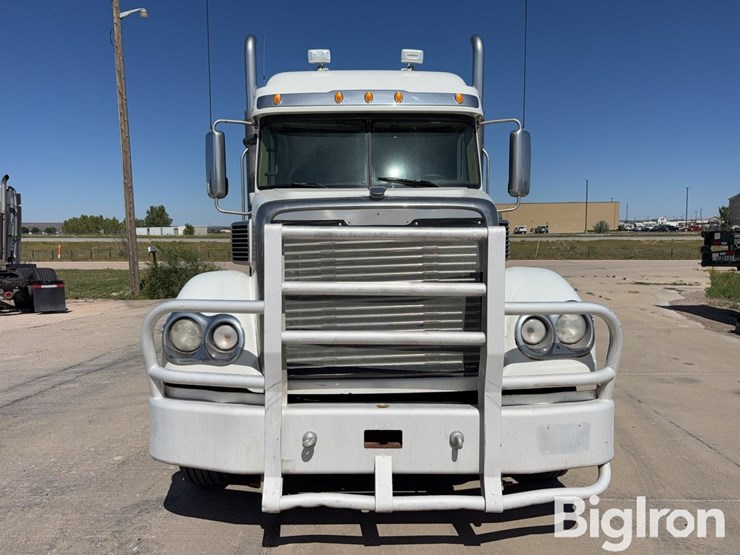 2013-freightliner-coronado-132-image-2