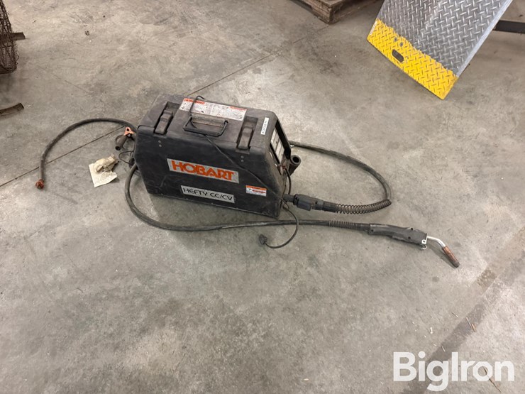 hobart-hefty-cc/cv-suitcase-welder-image-2