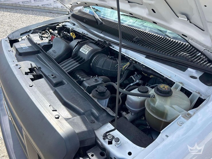 2019-ford-e350-image-8