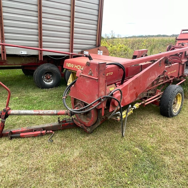 NEW HOLLAND 273