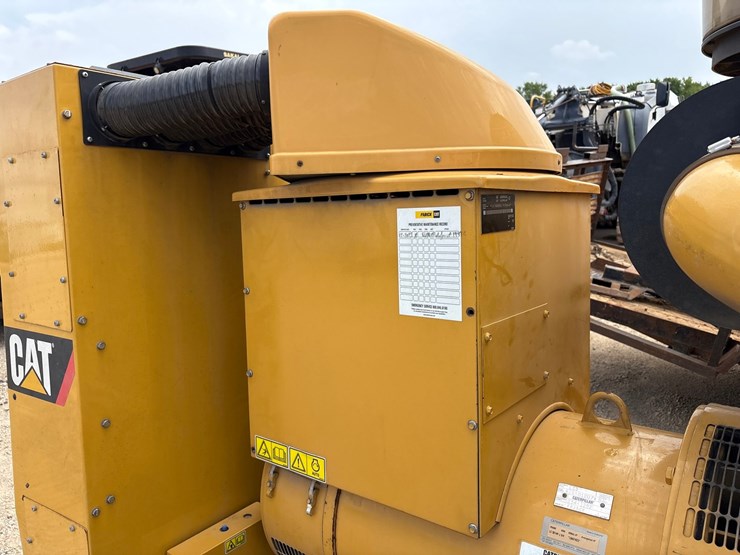 2007-caterpillar-225-kw-image-10