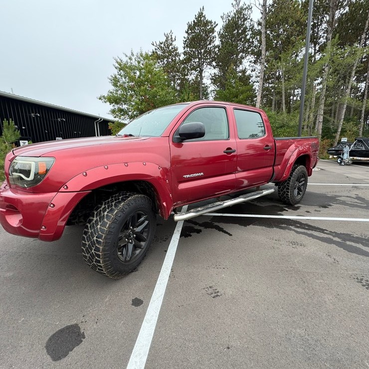 #1929 • 2007 Toyota Off Road Pickup Truck