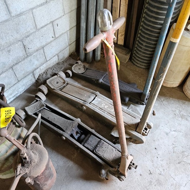 #8765 • Walker Floor Jack